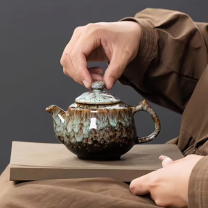 Japanese-Style Kiln Change Retro Teapot